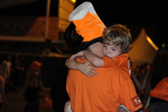 Droevenis na de door Nederland van Spanje met 0-1 verloren WK wedstrijd. Breda Chasseplein 2010.