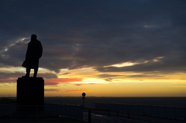 Batavia Lelystad en afsluitdijk lichtkunstproject 'Icoon Afsluitdijk' heeft de kunstenaar Daan Roosegaarde