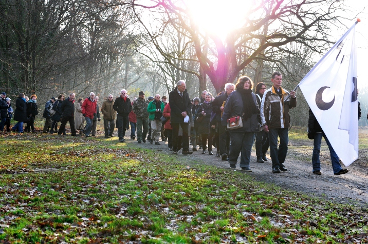 Onthulling plakette Misdadigerskerkhof Oosterhout