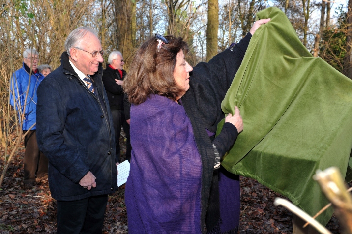 Onthulling plakette Misdadigerskerkhof Oosterhout