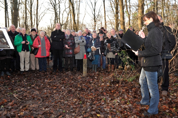 Onthulling plakette Misdadigerskerkhof Oosterhout