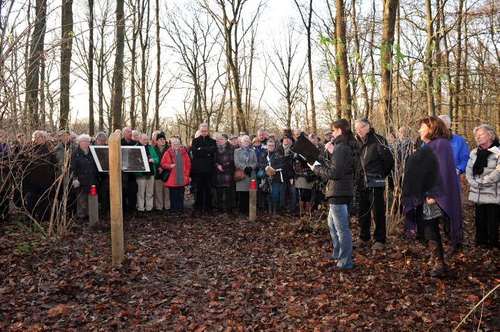 Onthulling plakette Misdadigerskerkhof Oosterhout